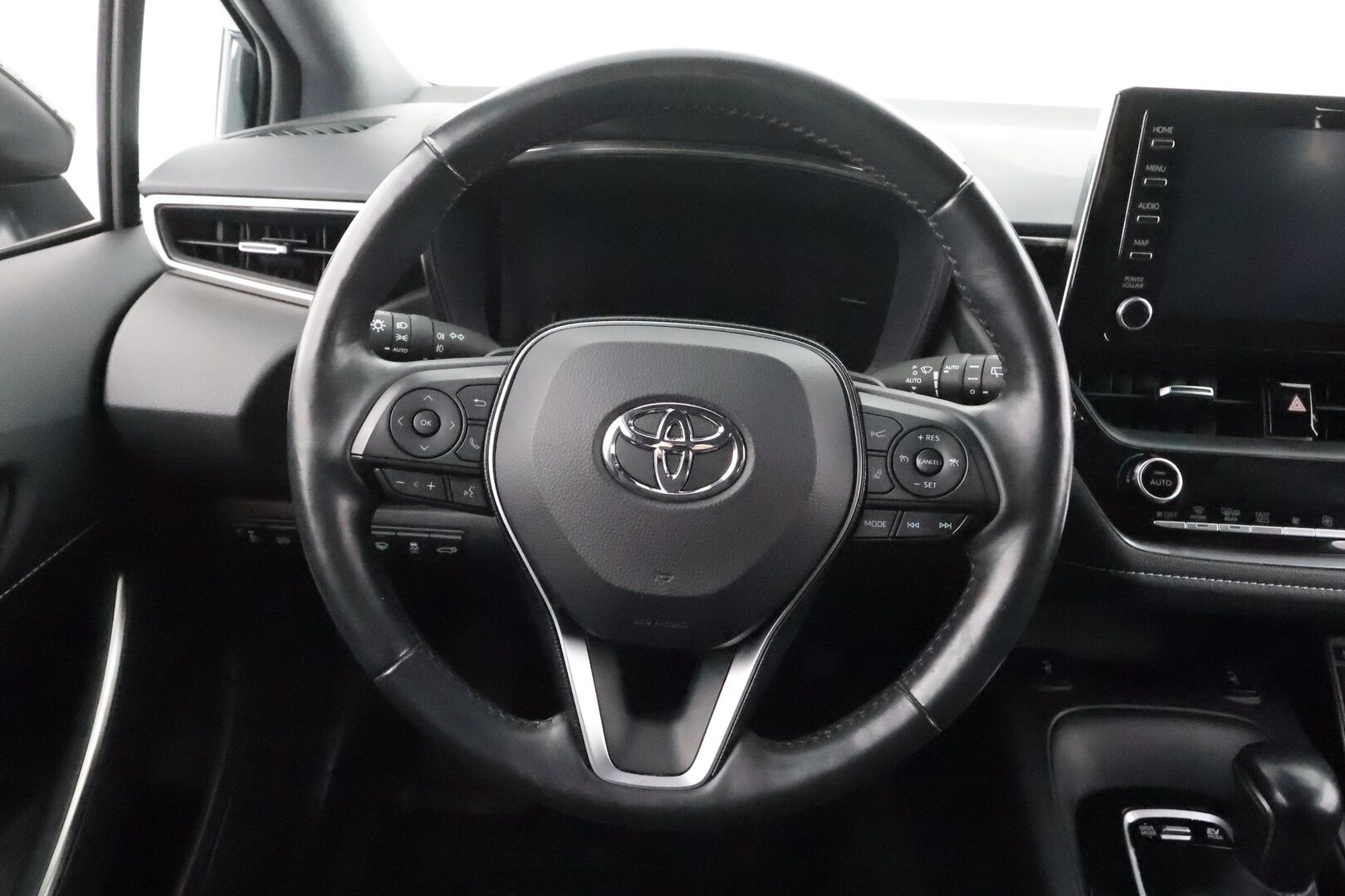 Toyota Corolla 2020 Touring Sports 2,0 Hybrid Active * ACC / P.kamera / LED / Navi / Lohkolämmitin / Koukku / KeylessGo * - Suomi-auto / Kahdet renkaat aluvanteilla / Merkkihuollettu - HULLU BLACKWEEK KORKOTARJOUS 2,49%