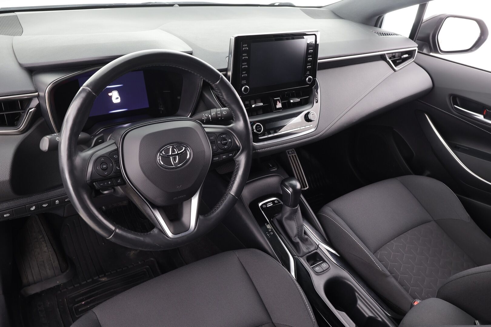 Toyota Corolla 2020 Touring Sports 2,0 Hybrid Active * ACC / P.kamera / LED / Navi / Lohkolämmitin / Koukku / KeylessGo * - Suomi-auto / Kahdet renkaat aluvanteilla / Merkkihuollettu - HULLU BLACKWEEK KORKOTARJOUS 2,49%