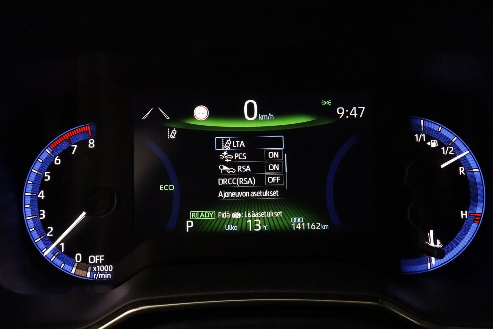 Toyota Corolla 2020 Touring Sports 2,0 Hybrid Active * ACC / P.kamera / LED / Navi / Lohkolämmitin / Koukku / KeylessGo * - Suomi-auto / Kahdet renkaat aluvanteilla / Merkkihuollettu - HULLU BLACKWEEK KORKOTARJOUS 2,49%