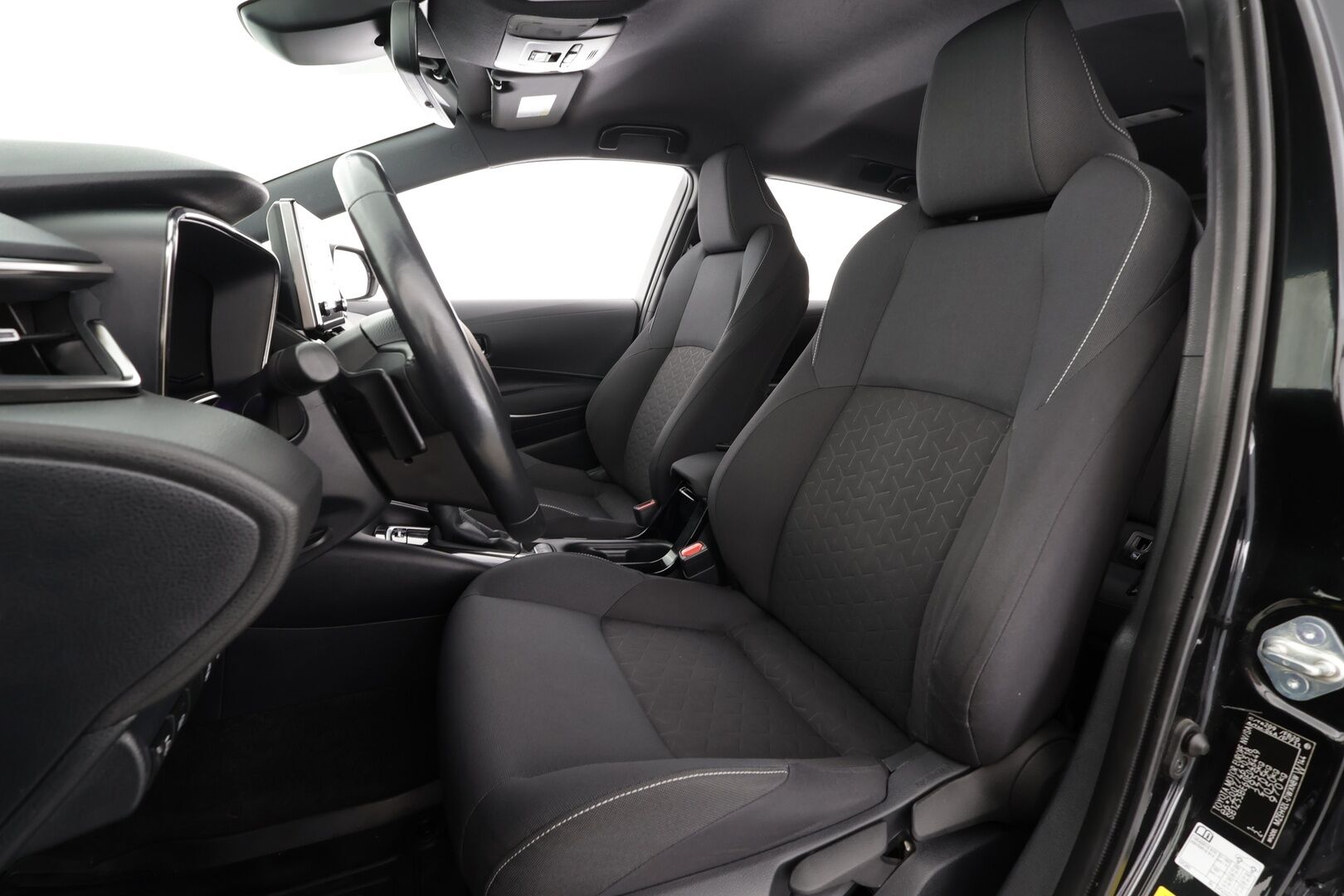 Toyota Corolla 2020 Touring Sports 2,0 Hybrid Active * ACC / P.kamera / LED / Navi / Lohkolämmitin / Koukku / KeylessGo * - Suomi-auto / Kahdet renkaat aluvanteilla / Merkkihuollettu - HULLU BLACKWEEK KORKOTARJOUS 2,49%