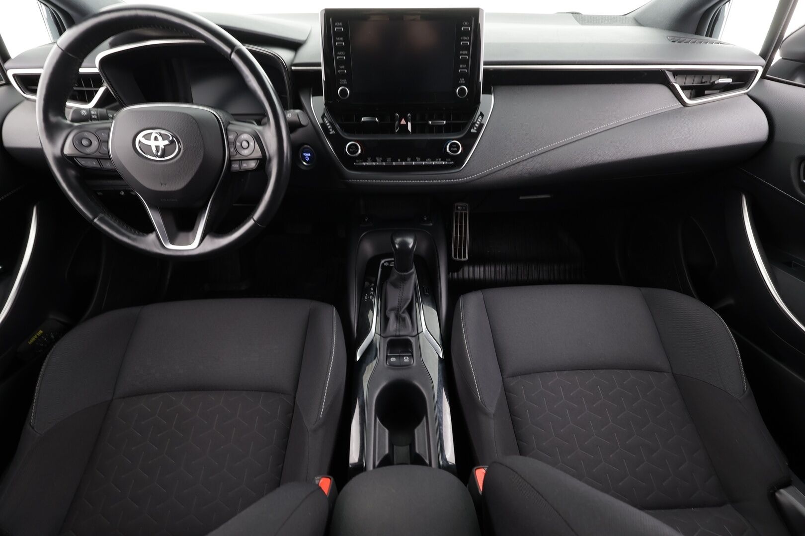 Toyota Corolla 2020 Touring Sports 2,0 Hybrid Active * ACC / P.kamera / LED / Navi / Lohkolämmitin / Koukku / KeylessGo * - Suomi-auto / Kahdet renkaat aluvanteilla / Merkkihuollettu - HULLU BLACKWEEK KORKOTARJOUS 2,49%