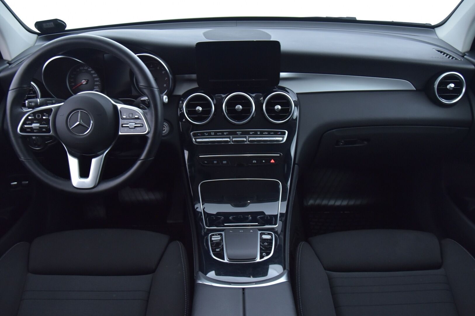 Mercedes-Benz GLC 2020 300 e 4MATIC A Business EQ Power  / Adapt. vakkari / Peruutuskamera / Facelift / Sähkökontti / Ledit - 3,99 % KORKOTARJOUS TÄHÄN AUTOON - 1-omisteinen / Suomiauto / Huippuvarusteet / ALV /  / Kahdet hyvät renkaat!