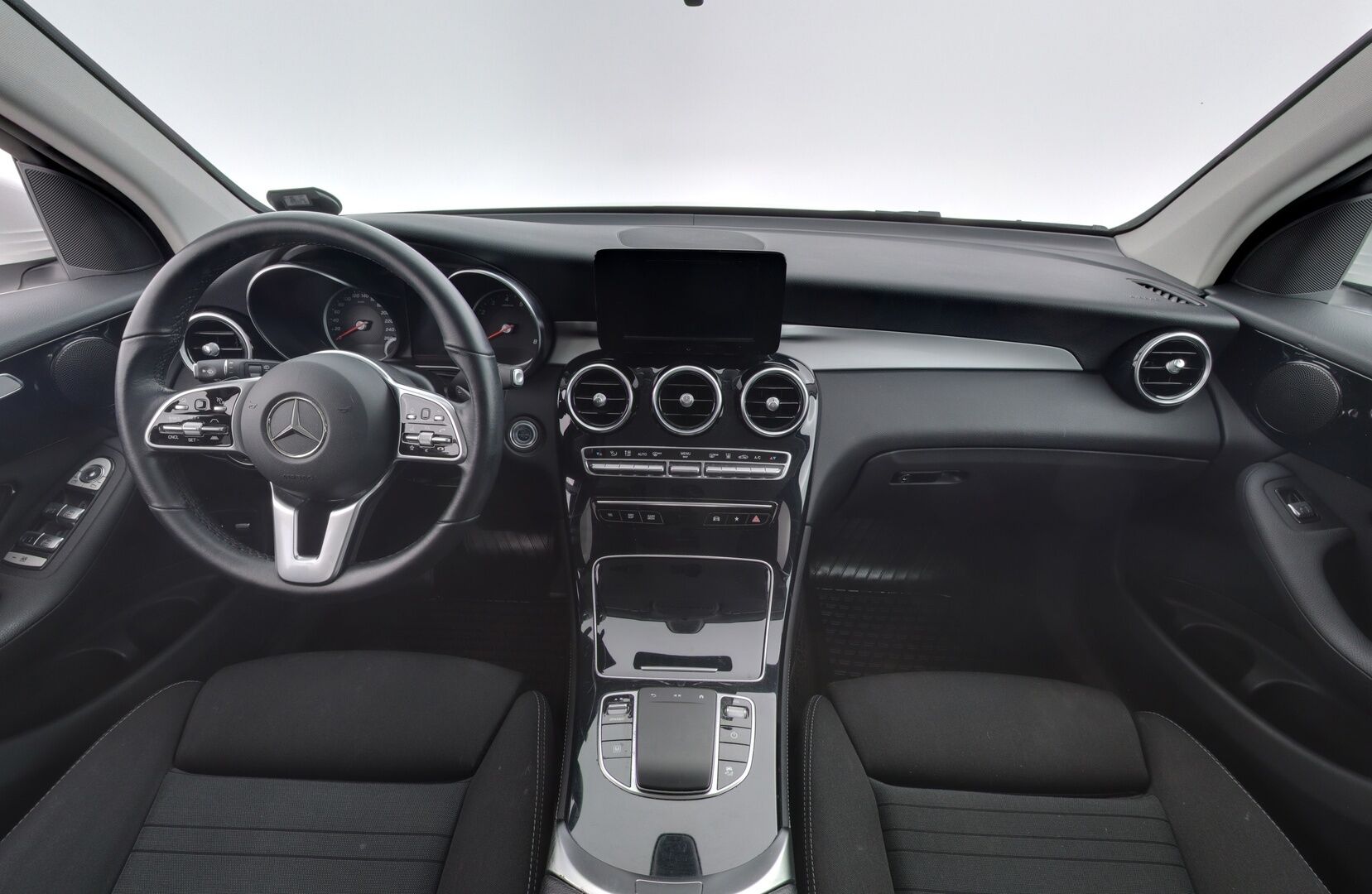 Mercedes-Benz GLC 2020 300 e 4MATIC A Business EQ Power  / Adapt. vakkari / Peruutuskamera / Facelift / Sähkökontti / Ledit - 3,99 % KORKOTARJOUS TÄHÄN AUTOON - 1-omisteinen / Suomiauto / Huippuvarusteet / ALV /  / Kahdet hyvät renkaat!