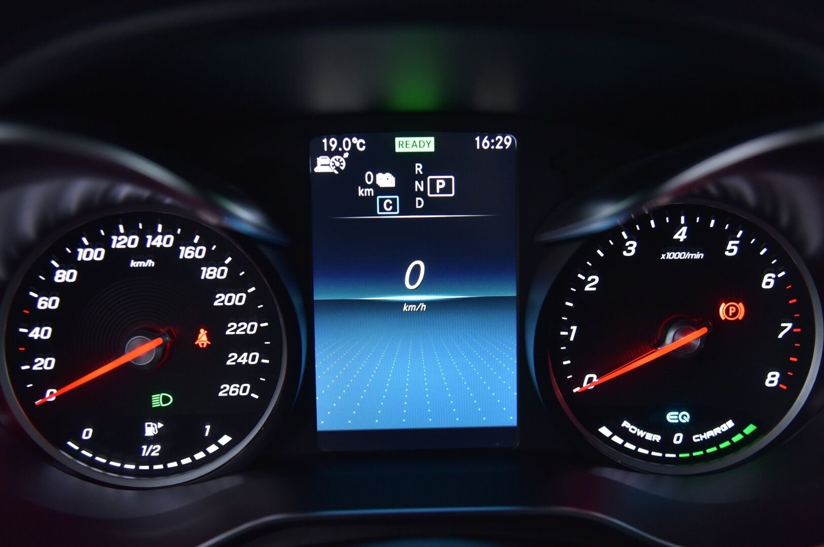 Mercedes-Benz GLC 2020 300 e 4MATIC A Business EQ Power  / Adapt. vakkari / Peruutuskamera / Facelift / Sähkökontti / Ledit - 3,99 % KORKOTARJOUS TÄHÄN AUTOON - 1-omisteinen / Suomiauto / Huippuvarusteet / ALV /  / Kahdet hyvät renkaat!