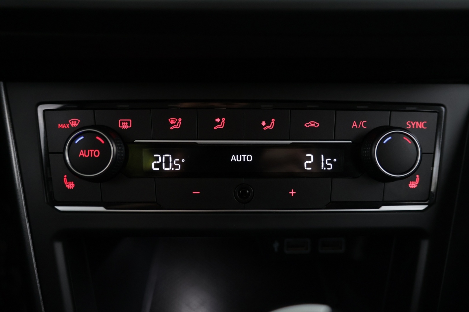 Volkswagen Polo 2020 R-Line 1,0 TSI 70 kW DSG-automaatti - | P-kamera | ACC | Digimittaristo | 