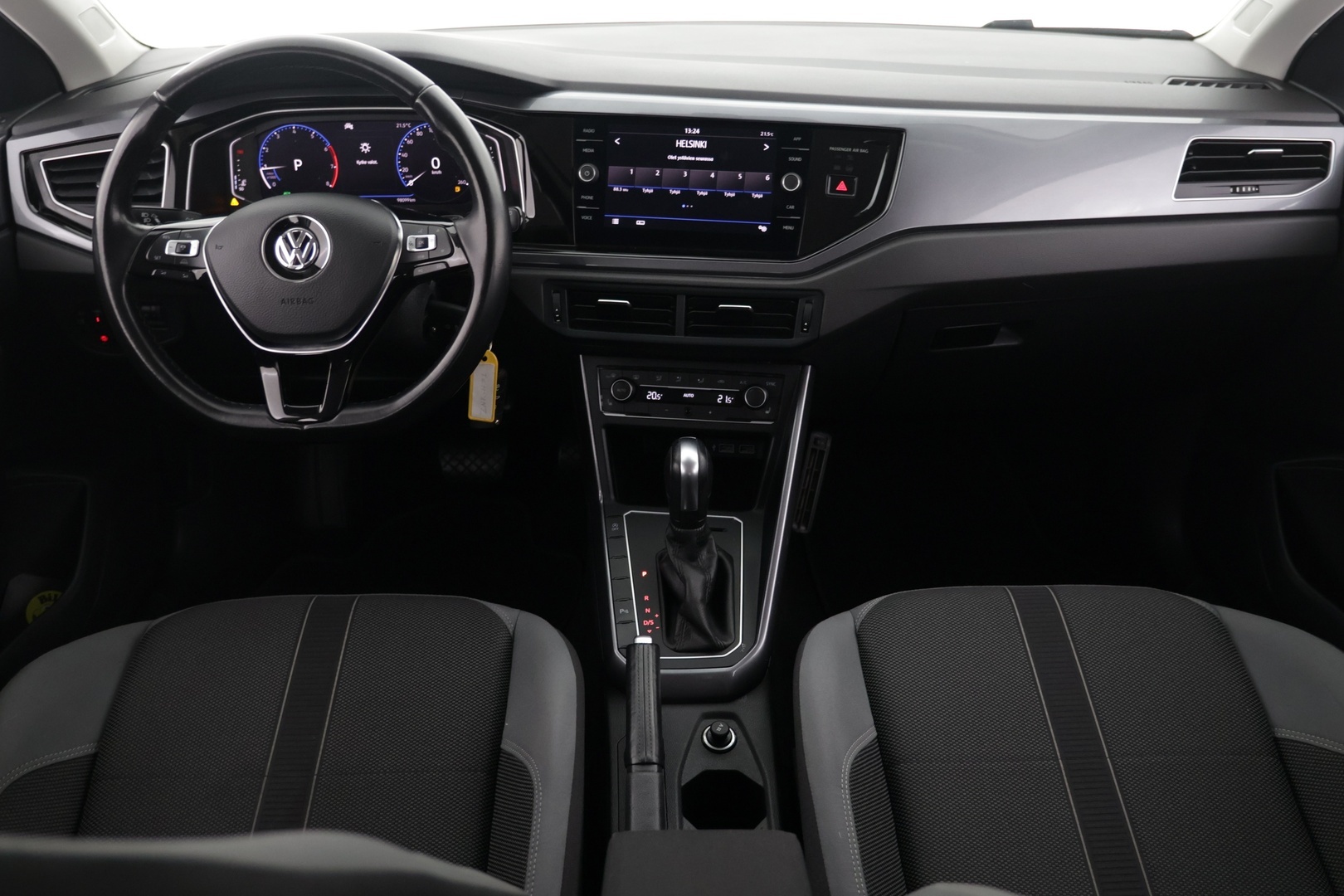 Volkswagen Polo 2020 R-Line 1,0 TSI 70 kW DSG-automaatti - | P-kamera | ACC | Digimittaristo | 