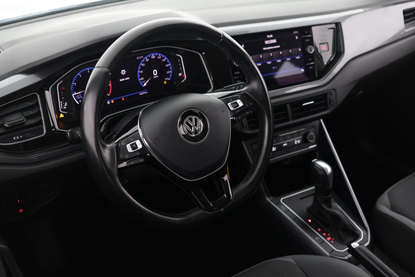 Volkswagen Polo 2020 R-Line 1,0 TSI 70 kW DSG-automaatti - | P-kamera | ACC | Digimittaristo | 