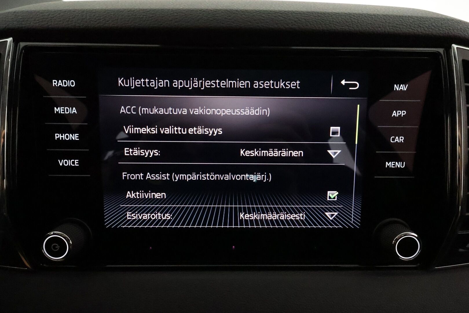 Skoda Karoq 2020 1,5 TSI Style BusinessLine DSG **Webasto / Adapt.Vakkari / LED-valot / Muistipenkki / Navi / Kaistavahti / Keyless** - 1-om Suomi-auto / Kahdet Renkaat / Merkkihuollettu!