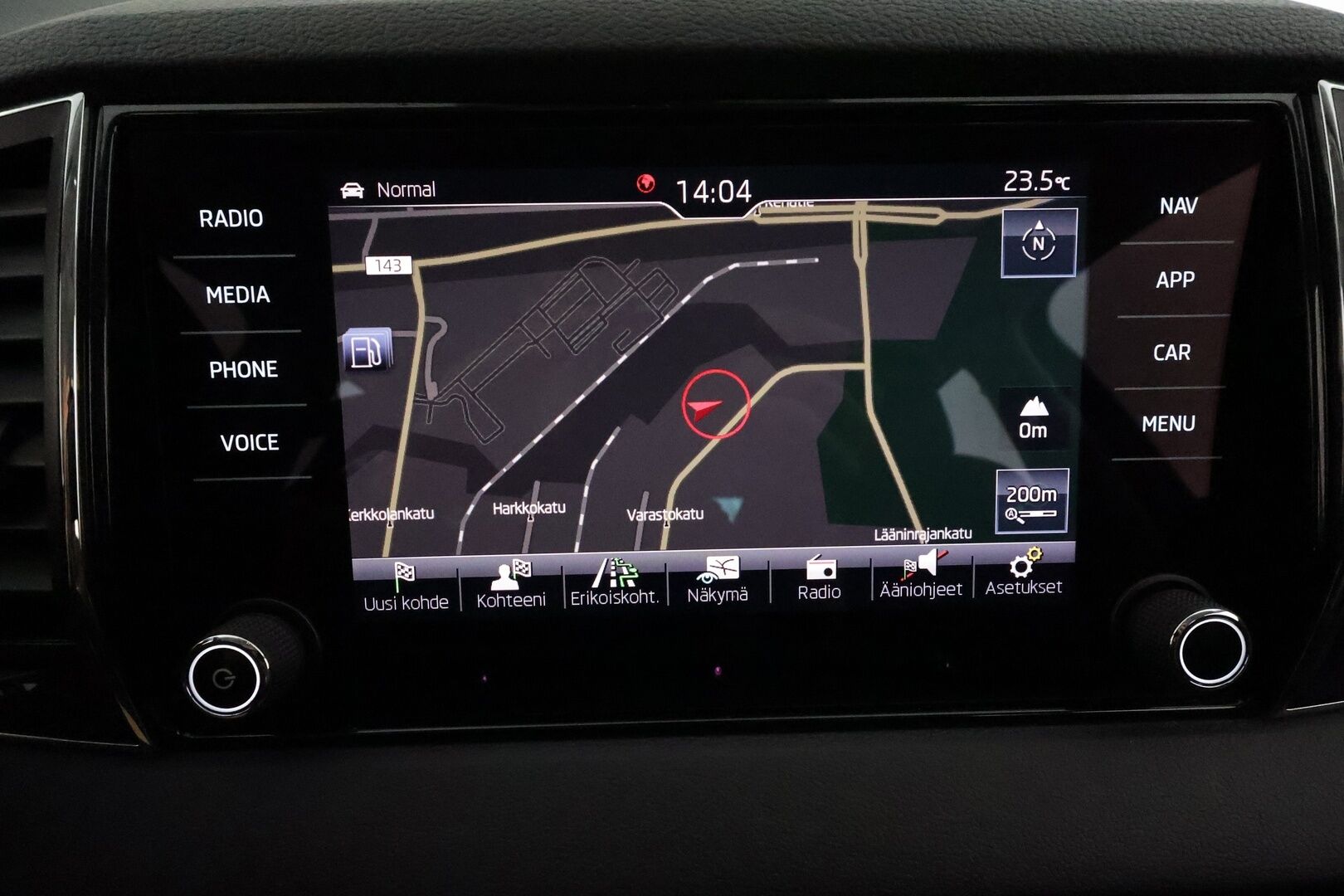 Skoda Karoq 2020 1,5 TSI Style BusinessLine DSG **Webasto / Adapt.Vakkari / LED-valot / Muistipenkki / Navi / Kaistavahti / Keyless** - 1-om Suomi-auto / Kahdet Renkaat / Merkkihuollettu!