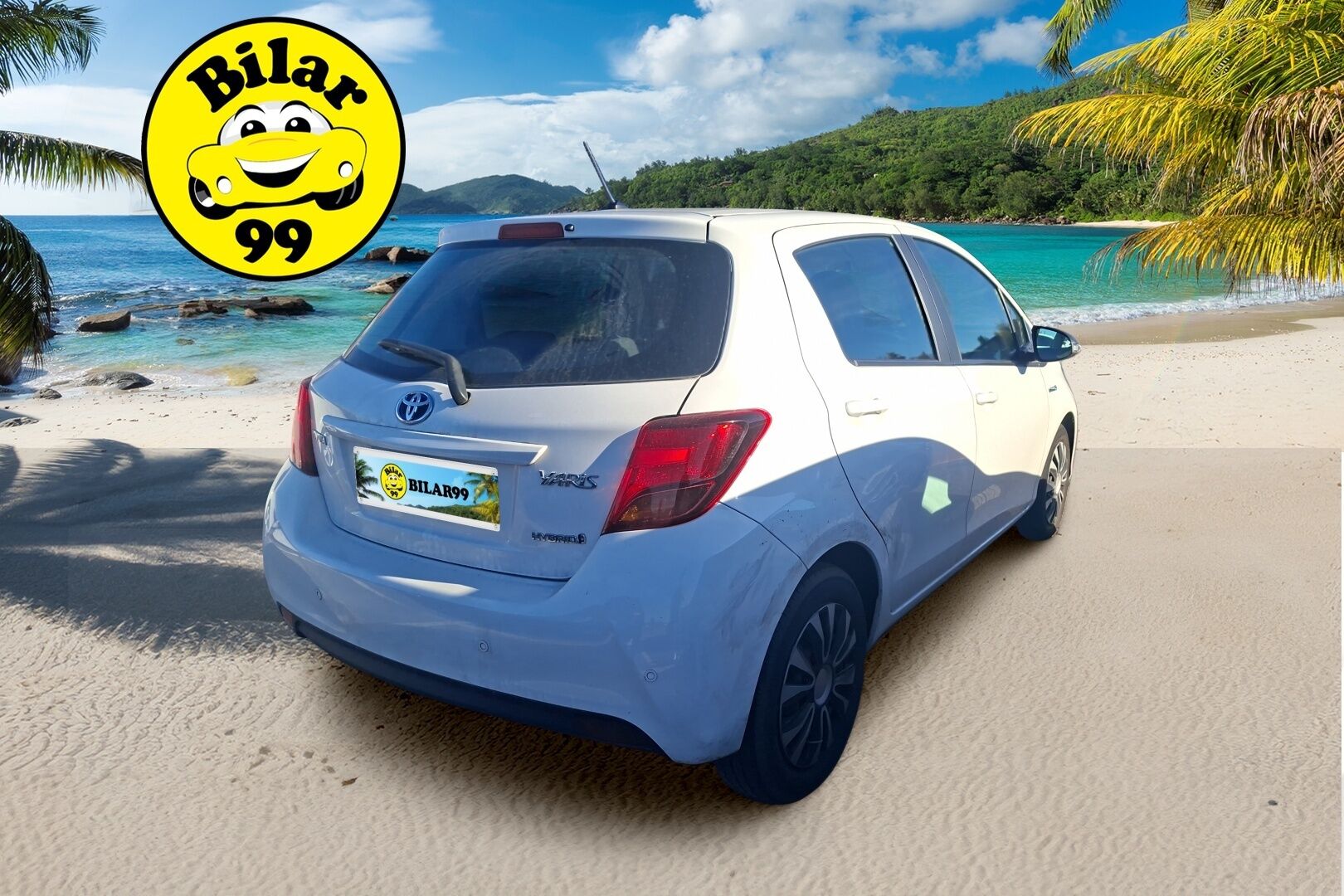 Toyota Yaris 2015 TOYOTA YARIS HYBRID 1497cm3 - Ilmastointi | Penkinlämmittimet | Kahdet renkaat | Juuri huollettu |