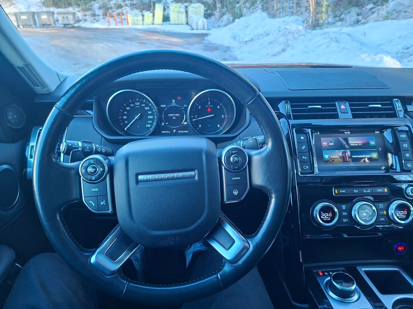 Land Rover Discovery 2017 2,0 Td4 SE Aut * YritysOutlet - Myydään vain yrityksille / Nahkasisusta / Panorama / Vetokoukku * - YritysOutlet - Myydään vain yrityksille / Leimaa 06/2027 / Heti ajoon! / 7-paikkainen 