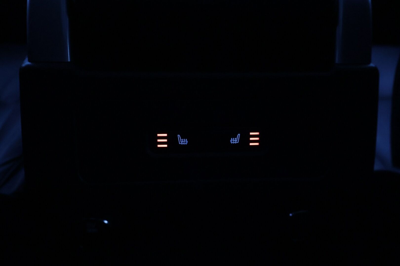 Land Rover Discovery 2017 2,0 Td4 SE Aut * 7-P / Nahkasisusta / P-Kamera / Panorama / Vetokoukku * - HULLUT AVAJAISHULINAT KORKOTARJOUS 3,29 %