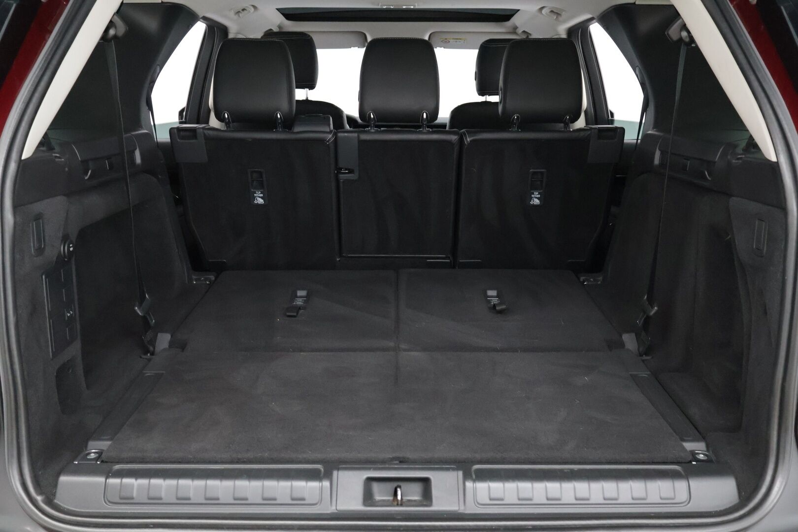 Land Rover Discovery 2017 2,0 Td4 SE Aut * 7-P / Nahkasisusta / P-Kamera / Panorama / Vetokoukku * - HULLUT AVAJAISHULINAT KORKOTARJOUS 3,29 %