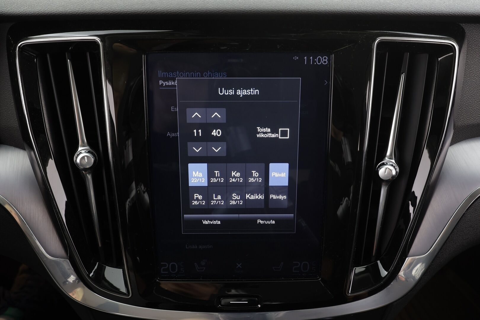 Volvo V60 2020 D3 AWD Business aut * ACC / P.tutka / Webasto / LED / Navi / Puolinahat / Koukku / BLIS / KeylessGo * - 1.Om Suomi-auto / Kahdet renkaat aluvanteilla / Merkkihuollettu