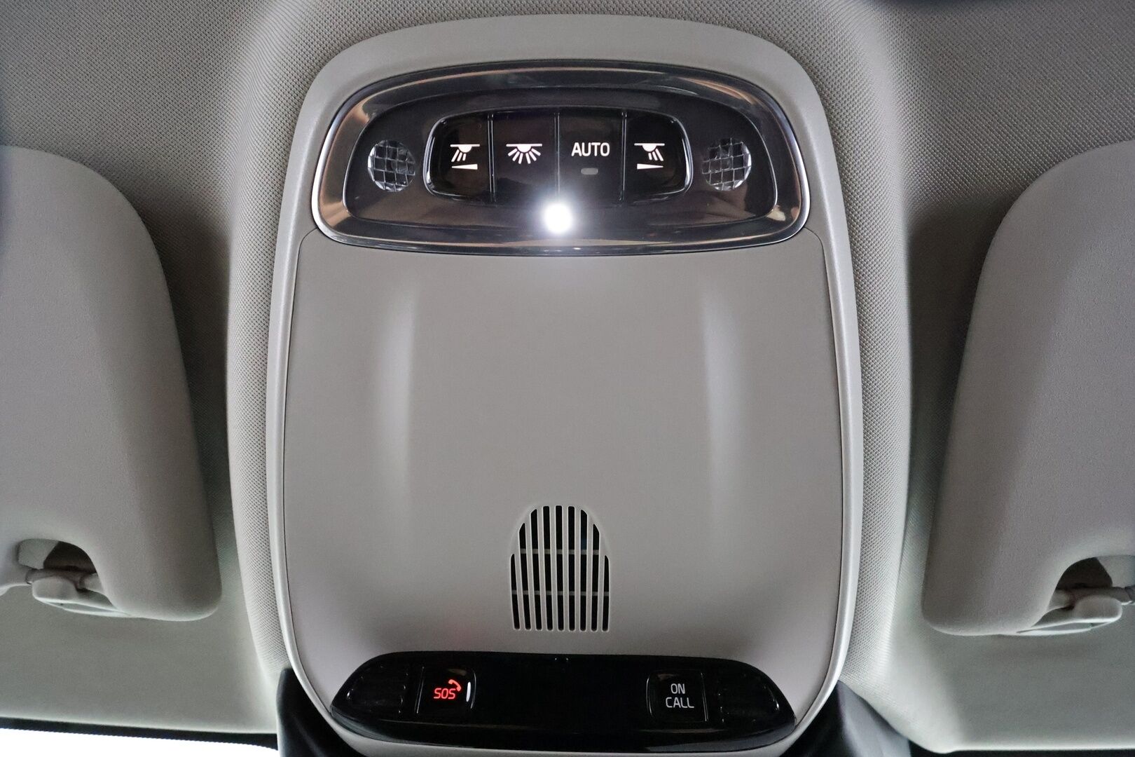 Volvo V60 2020 D3 AWD Business aut * ACC / P.tutka / Webasto / LED / Navi / Puolinahat / Koukku / BLIS / KeylessGo * - 1.Om Suomi-auto / Kahdet renkaat aluvanteilla / Merkkihuollettu