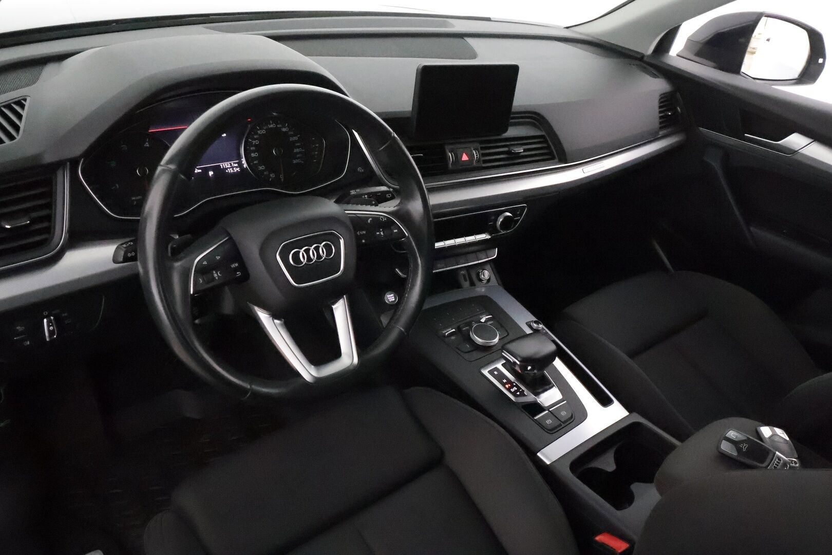 Audi Q5 2020 Business Sport Special Edition 35 TDI 120 kW quattro S tronic *Webasto / Koukku / LED / Sporttipenkit* - Suomi-auto / Kahdet renkaat aluvanteilla / Merkkihuollettu