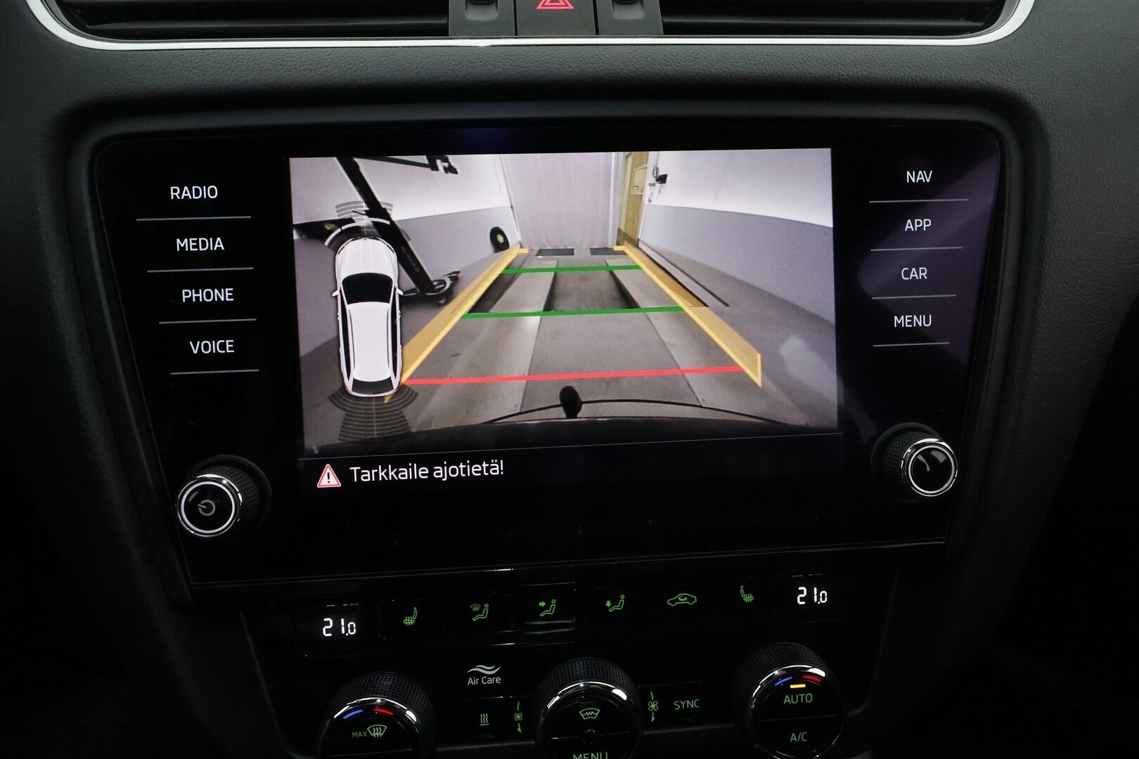 Skoda Octavia 2020 Combi 1,5 TSI Style BusinessLine DSG Autom ** Webasto / Koukku / Adapt. Vakkari / LED-valot / P. Kamera / Digimittaristo* -  Apple&Android / Navi / Kaistavahti / KeylessGO / 2x Renkaat