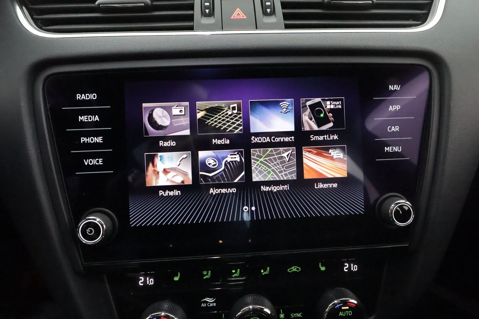 Skoda Octavia 2020 Combi 1,5 TSI Style BusinessLine DSG Autom ** Webasto / Koukku / Adapt. Vakkari / LED-valot / P. Kamera / Digimittaristo* -  Apple&Android / Navi / Kaistavahti / KeylessGO / 2x Renkaat