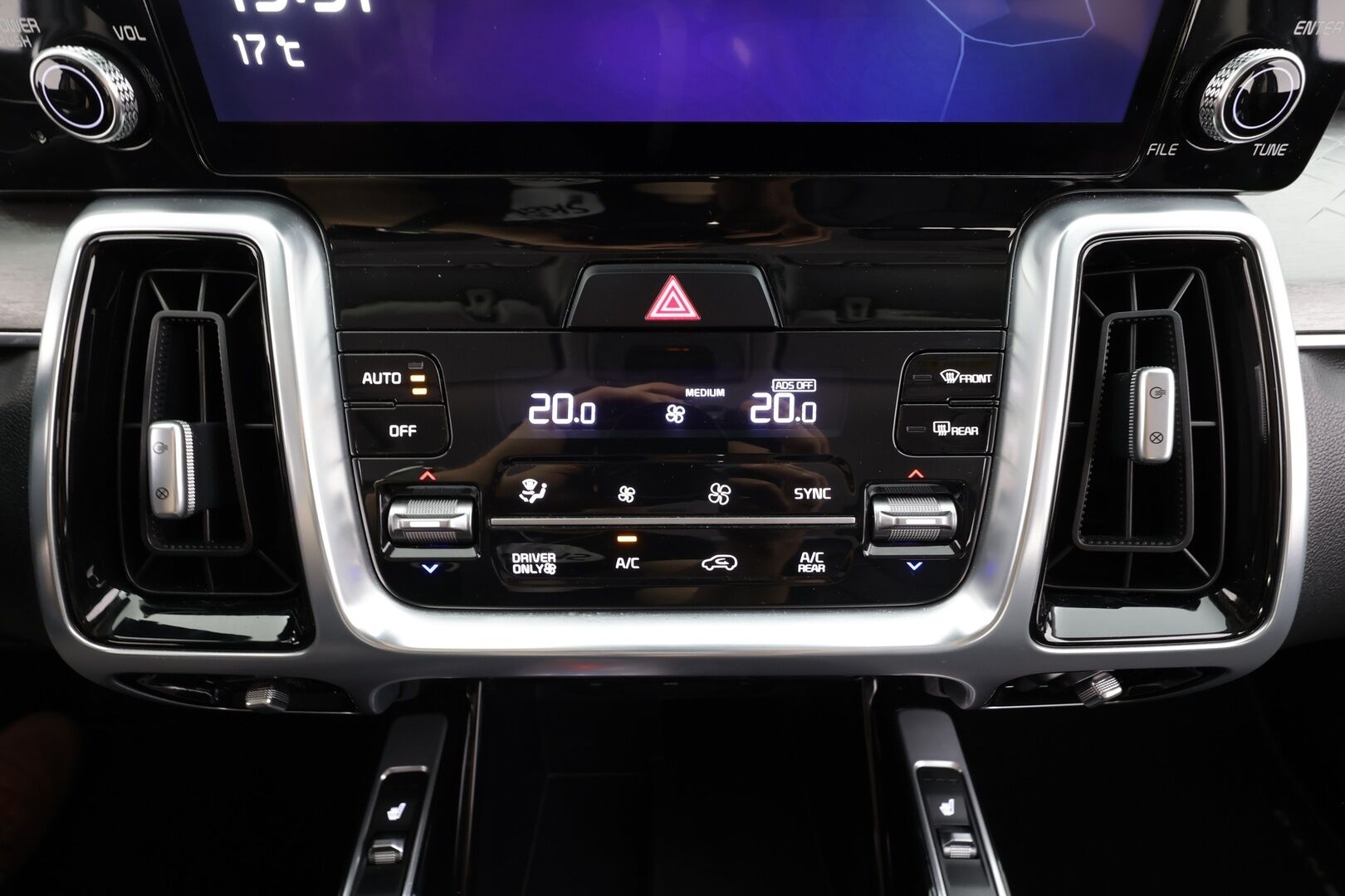 Kia Sorento 2021 1,6 T-GDI Hybrid AWD Business Premium AT 7P - | ACC | 7-paikkainen | Nahat | Sähköpenkki | HDA | BSM | RCTA | P.kamera | Keyless | LED | Apple & Android | Merkkihuollot | 2x renkaat aluin | 