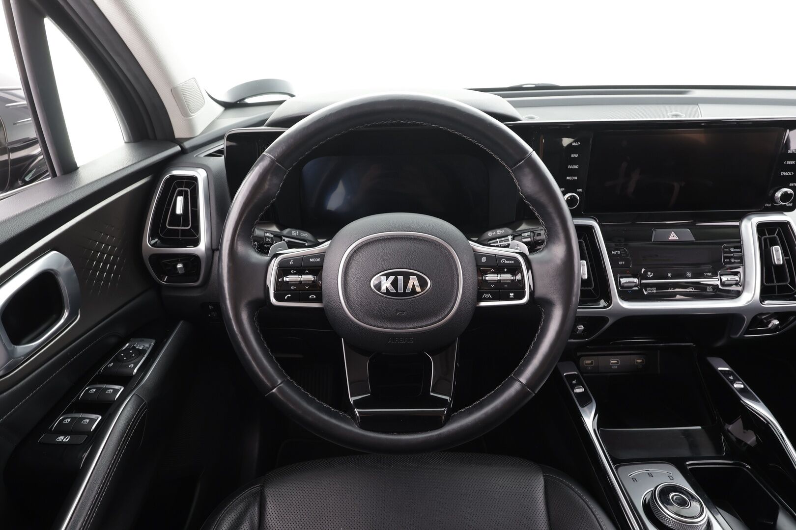 Kia Sorento 2021 1,6 T-GDI Hybrid AWD Business Premium AT 7P - | ACC | 7-paikkainen | Nahat | Sähköpenkki | HDA | BSM | RCTA | P.kamera | Keyless | LED | Apple & Android | Merkkihuollot | 2x renkaat aluin | 