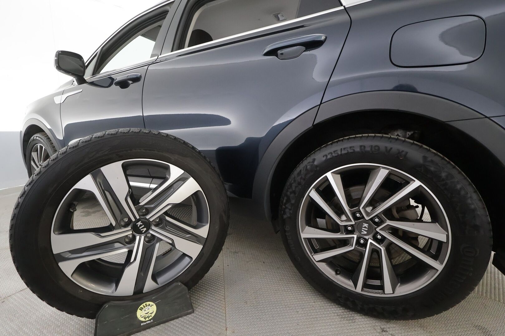 Kia Sorento 2021 1,6 T-GDI Hybrid AWD Business AT 7P - | ACC | HDA | Sähköpenkki | LED | P.kamera | Lämm. ratti | Apple & Android | Keyless | Digimittaristo | 2x renkaat aluin | Suomiauto | 