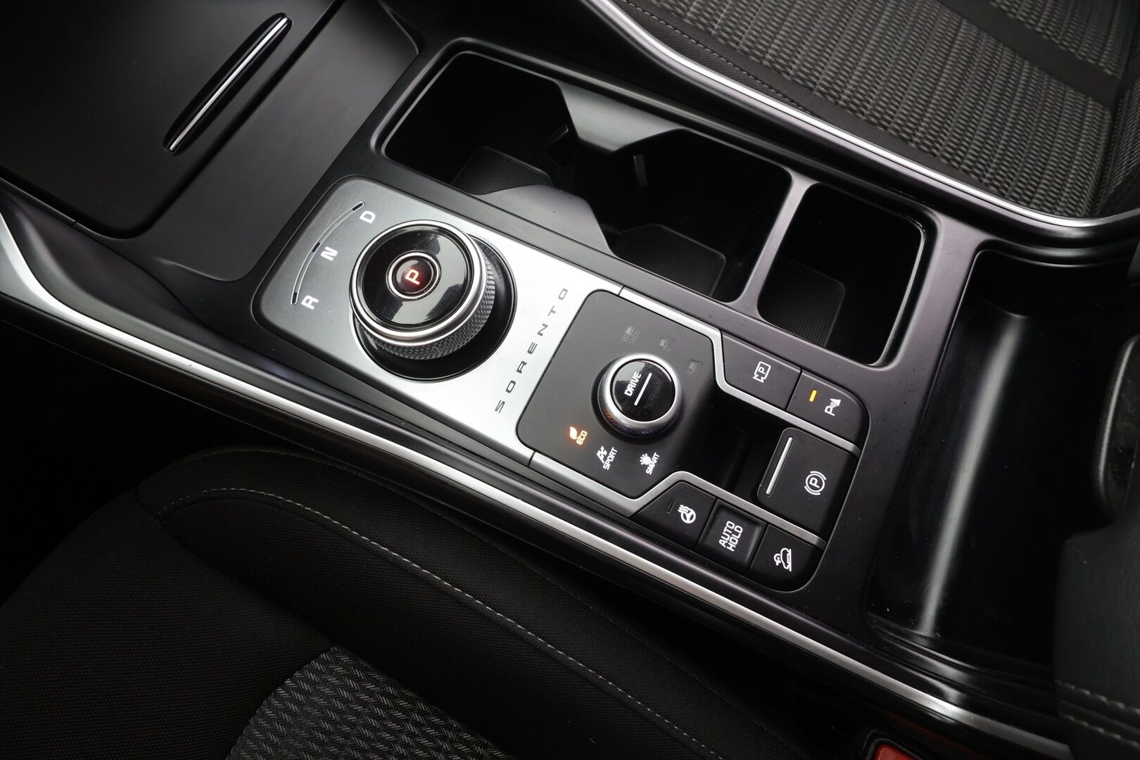 Kia Sorento 2021 1,6 T-GDI Hybrid AWD Business AT 7P - | ACC | HDA | Sähköpenkki | LED | P.kamera | Lämm. ratti | Apple & Android | Keyless | Digimittaristo | 2x renkaat aluin | Suomiauto | 