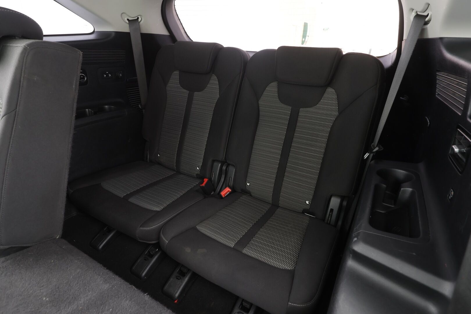 Kia Sorento 2021 1,6 T-GDI Hybrid AWD Business AT 7P - | ACC | HDA | Sähköpenkki | LED | P.kamera | Lämm. ratti | Apple & Android | Keyless | Digimittaristo | 2x renkaat aluin | Suomiauto | 