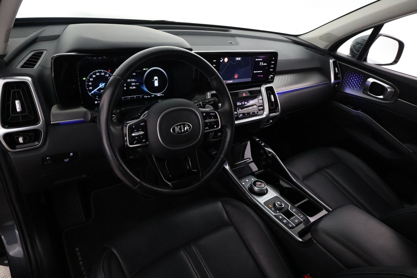 Kia Sorento 2020 1,6 T-GDI Hybrid AWD Business Premium AT 7P **Adapt.vakkari / Sähköpenkit / P.kamera / Nahkasisusta / Apple&Android / TULOSSA - 3,99 % KORKOTARJOUS TÄHÄN AUTOON - 