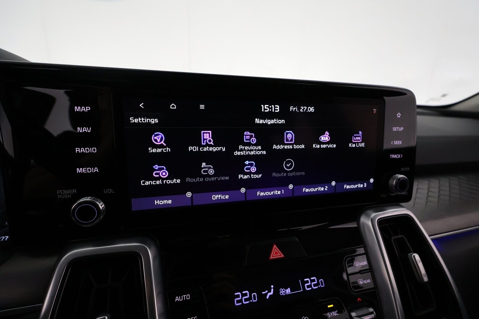 Kia Sorento 2020 1,6 T-GDI Hybrid AWD Business Premium AT 7P **Adapt.vakkari / Sähköpenkit / P.kamera / Nahkasisusta / Apple&Android / TULOSSA - 3,99 % KORKOTARJOUS TÄHÄN AUTOON - 