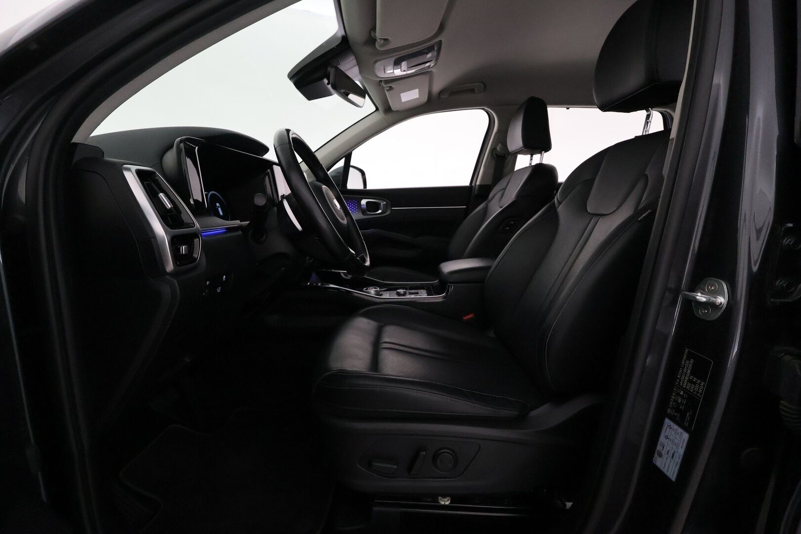 Kia Sorento 2020 1,6 T-GDI Hybrid AWD Business Premium AT 7P **Adapt.vakkari / Sähköpenkit / P.kamera / Nahkasisusta / Apple&Android / TULOSSA - 3,99 % KORKOTARJOUS TÄHÄN AUTOON - 