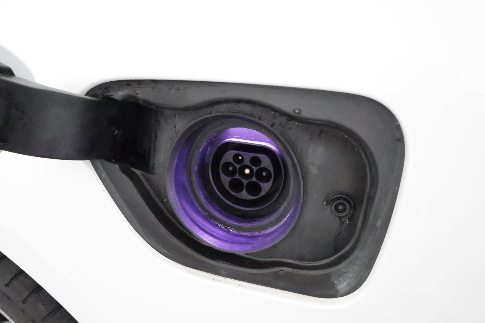 Volvo S60 2021 T8 TwE AWD Business R-Design aut *ACC / Muistipenkki / BLIS / Navi / LED / Webasto / Sporttipenkit / P.kamera* - Suomi-auto / Kahdet renkaat aluvanteilla / Merkkihuollettu