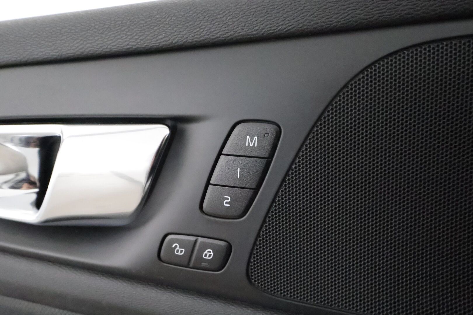 Volvo S60 2021 T8 TwE AWD Business R-Design aut *ACC / Muistipenkki / BLIS / Navi / LED / Webasto / Sporttipenkit / P.kamera* - Suomi-auto / Kahdet renkaat aluvanteilla / Merkkihuollettu