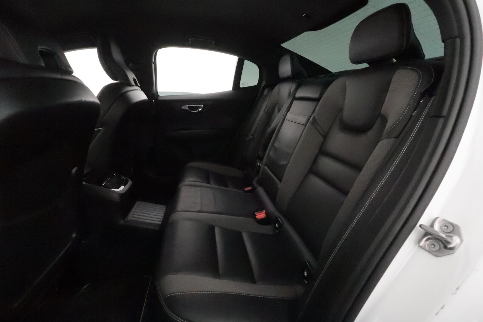 Volvo S60 2021 T8 TwE AWD Business R-Design aut *ACC / Muistipenkki / BLIS / Navi / LED / Webasto / Sporttipenkit / P.kamera* - Suomi-auto / Kahdet renkaat aluvanteilla / Merkkihuollettu