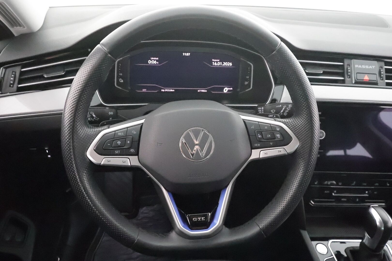 Volkswagen Passat 2021 Variant GTE Premium Plug-In Hybrid 160 kW DSG-automaatti * ACC / Webasto / Koukku / Matrix-LED / P.kamera / Keyless * - Akku kuntotarkastettu / Merkkihuollettu / Kahdet renkaat / Koti & Kauppalataus