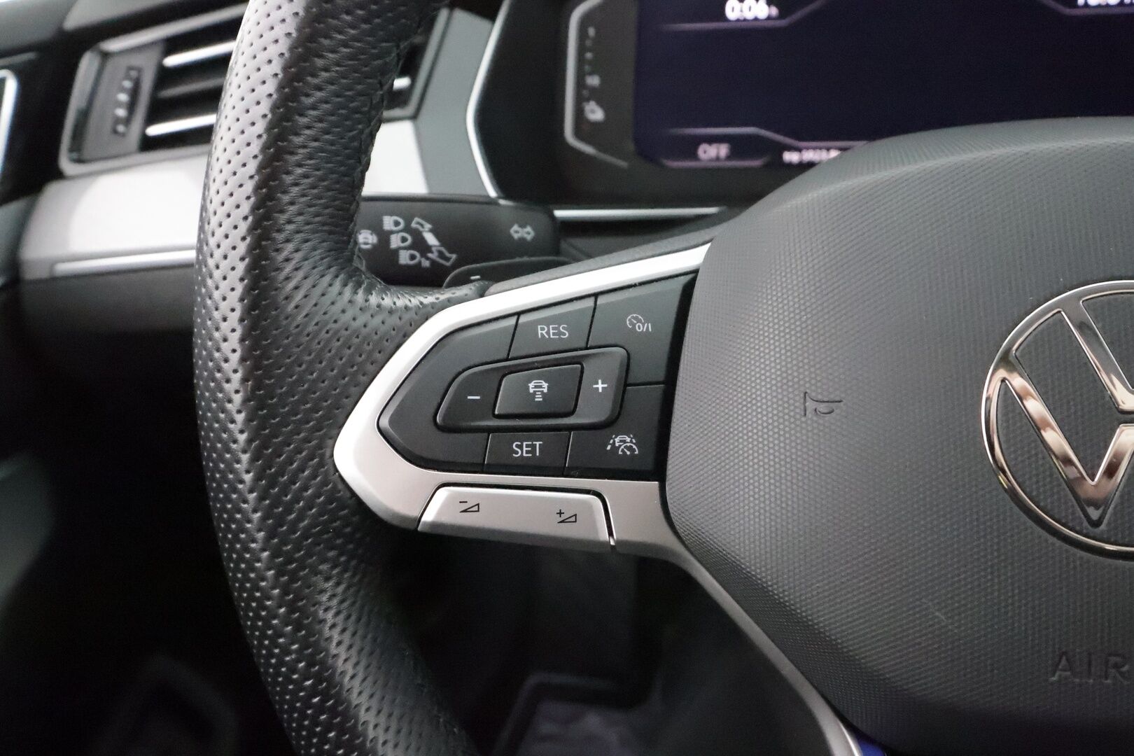 Volkswagen Passat 2021 Variant GTE Premium Plug-In Hybrid 160 kW DSG-automaatti * ACC / Webasto / Koukku / Matrix-LED / P.kamera / Keyless * - Akku kuntotarkastettu / Merkkihuollettu / Kahdet renkaat / Koti & Kauppalataus