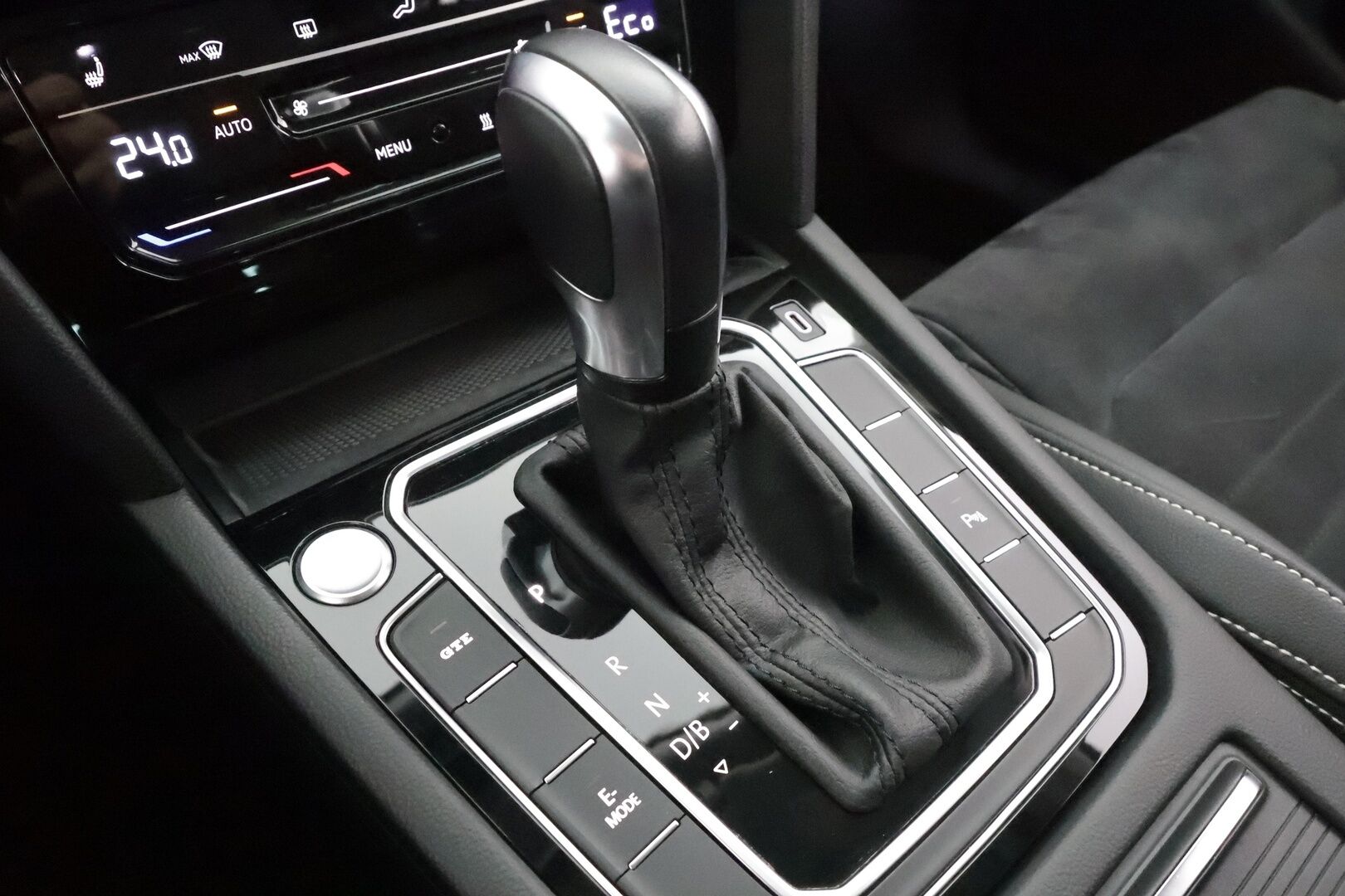 Volkswagen Passat 2021 Variant GTE Premium Plug-In Hybrid 160 kW DSG-automaatti * ACC / Webasto / Koukku / Matrix-LED / P.kamera / Keyless * - Akku kuntotarkastettu / Merkkihuollettu / Kahdet renkaat / Koti & Kauppalataus