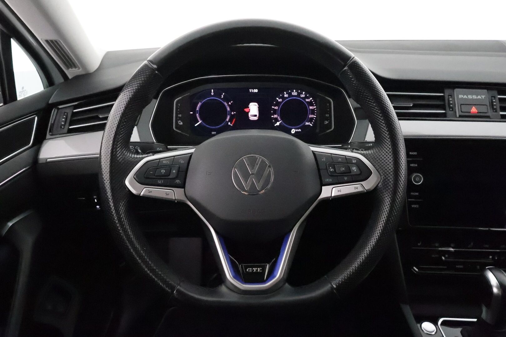 Volkswagen Passat 2021 Variant GTE Premium Plug-In Hybrid 160 kW DSG **Webasto / Koukku / ACC / Adapt.LED / P.kamera / Navi / Kaistavahti** - Suomi-auto / 2x Latauskaapelit / Kahdet Renkaat 