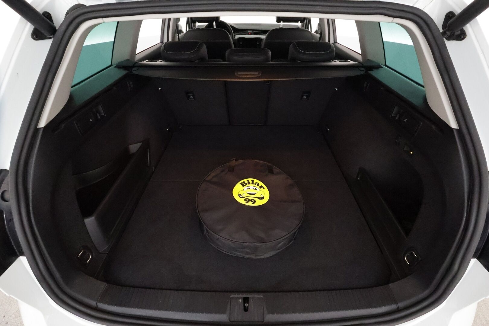 Volkswagen Passat 2021 Variant GTE Premium Plug-In Hybrid 160 kW DSG **Webasto / Koukku / ACC / Adapt.LED / P.kamera / Navi / Kaistavahti** - Suomi-auto / 2x Latauskaapelit / Kahdet Renkaat 