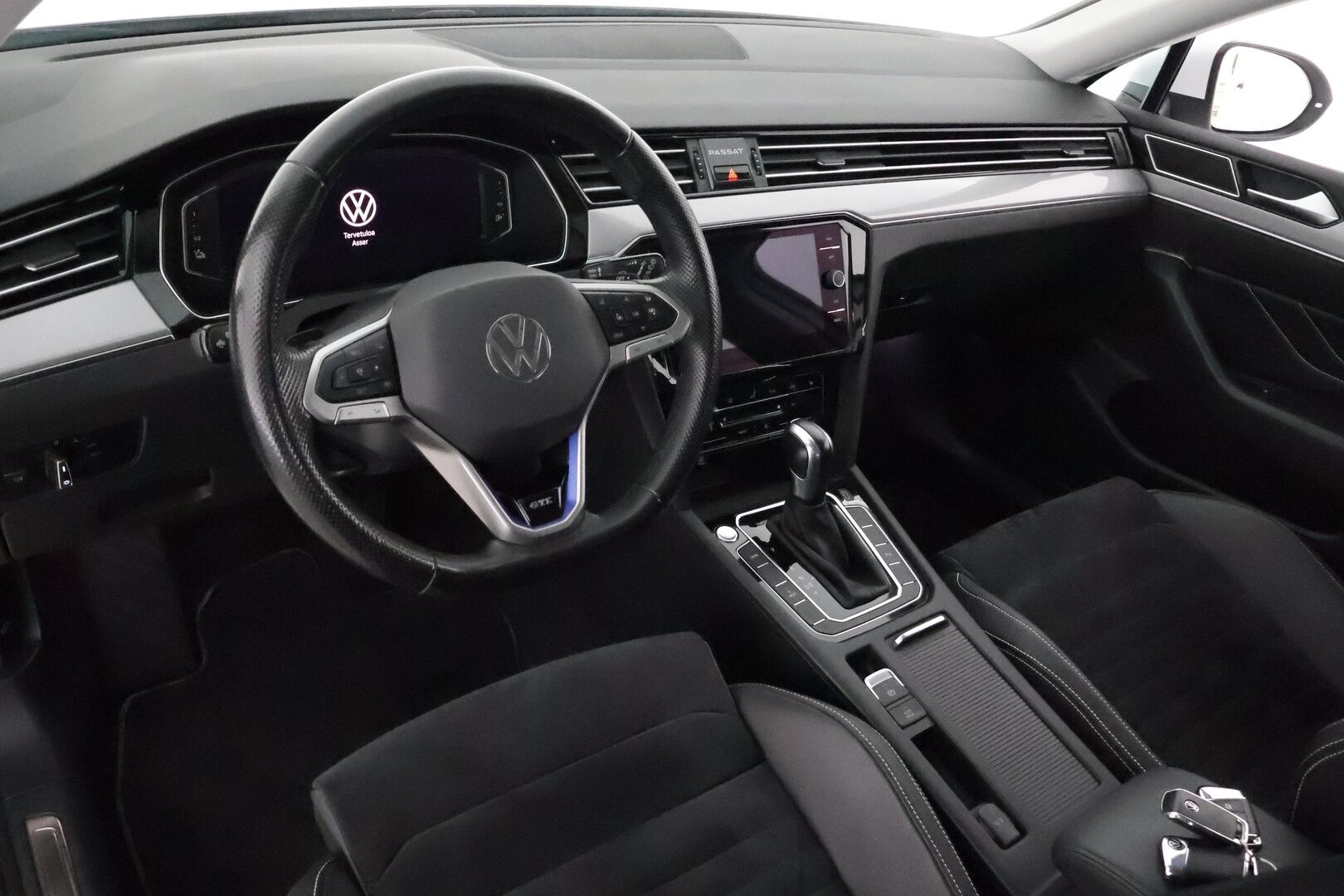 Volkswagen Passat 2021 Variant GTE Premium Plug-In Hybrid 160 kW DSG **Webasto / Koukku / ACC / Adapt.LED / P.kamera / Navi / Kaistavahti** - Suomi-auto / 2x Latauskaapelit / Kahdet Renkaat 