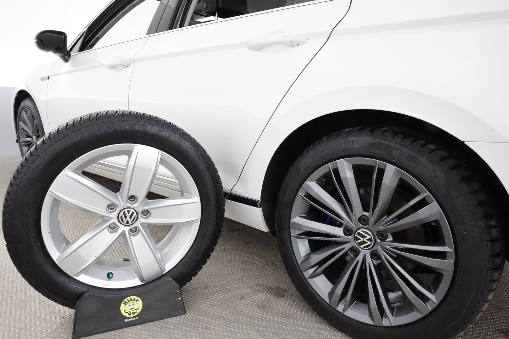 Volkswagen Passat 2021 Variant GTE Premium Plug-In Hybrid 160 kW DSG **Webasto / Koukku / ACC / Adapt.LED / P.kamera / Navi / Kaistavahti** - Suomi-auto / 2x Latauskaapelit / Kahdet Renkaat 