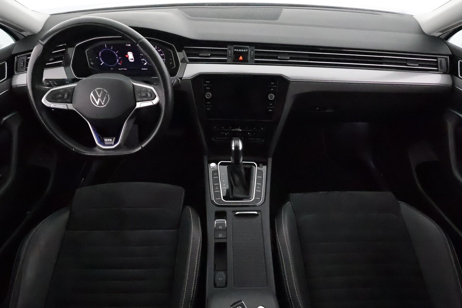 Volkswagen Passat 2021 Variant GTE Premium Plug-In Hybrid 160 kW DSG **Webasto / Koukku / ACC / Adapt.LED / P.kamera / Navi / Kaistavahti** - Suomi-auto / 2x Latauskaapelit / Kahdet Renkaat 