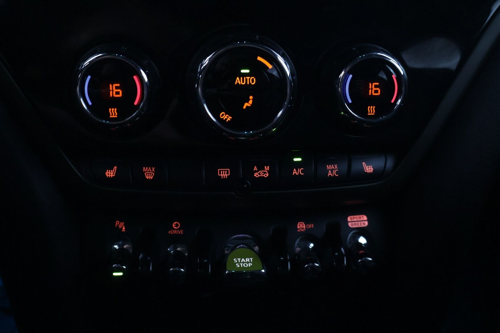 MINI Countryman 2021 Cooper SE ALL4 A Maximise - | H&K | ACC | HUD | P.Kamera | Panorama | Muistipenkki | Merkki huollettu | Nahkapenkit |