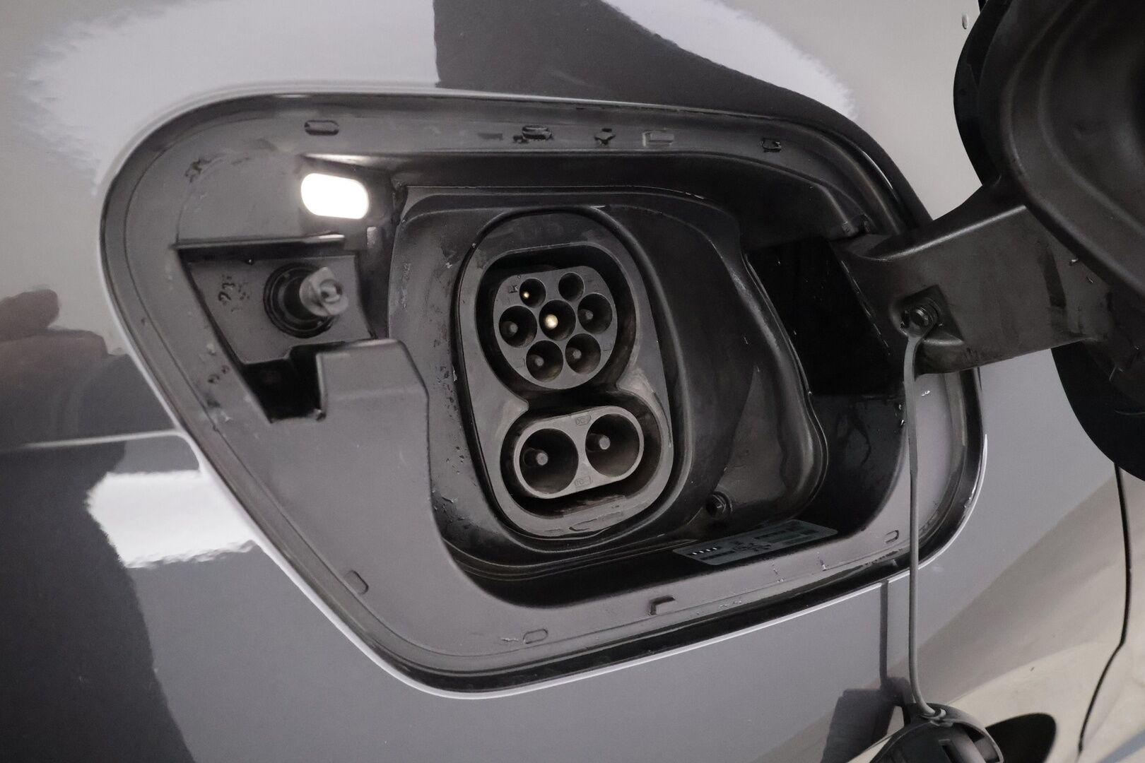 Volkswagen ID.3 2020 1ST Max 150 kW, akku 58 kWh - | ACC | ILP | HUD | Sähköpenkit hieronnalla | Lasikatto | IQ.Light | Travel Assist | Side Assist | P.kamera | Keyless | Merkkihuollot | 2x renkaat aluin |