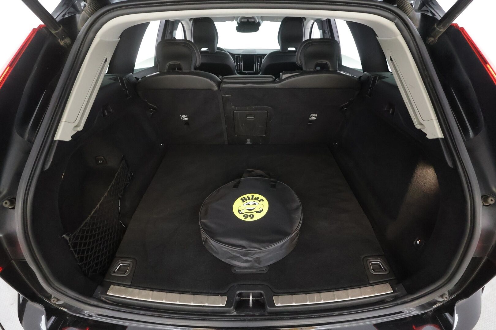 Volvo XC60 2021 T6 TwE AWD Business Inscription Expression aut - | ACC | Panorama | Koukku | Webasto | Puolinahat | P.Kamera | LED | Navi | BLIS | Sähköluukku | Keyless | 1.Om Suomi-auto | Kahdet renkaat aluvanteilla | Merkkihuollettu |