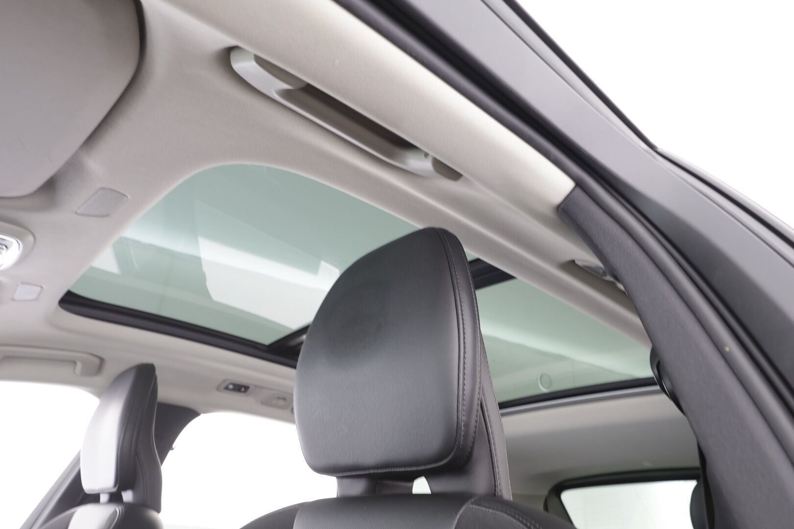 Volvo XC60 2021 T6 TwE AWD Business Inscription Expression aut - | ACC | Panorama | Koukku | Webasto | Puolinahat | P.Kamera | LED | Navi | BLIS | Sähköluukku | Keyless | 1.Om Suomi-auto | Kahdet renkaat aluvanteilla | Merkkihuollettu |