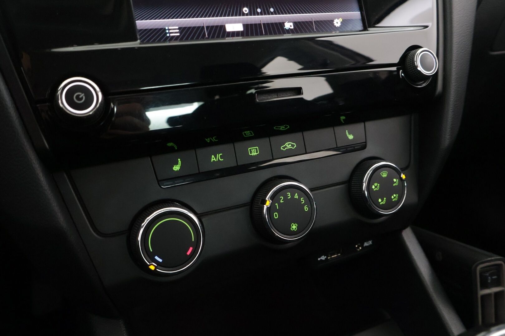 Skoda Octavia 2018 1,0 TSI Active - ** Facelift / Vakkari / Bluetooth / Läm. Peilit **
