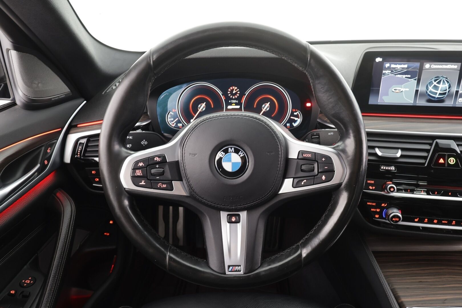 BMW 530 2017 G30 Sedan 530e A Charged Edition M Sport * ACC / Adapt.LED / H&K / 360° / Comfort penkit / Navi / Keyless * - Kahdet renkaat / * HUIPPU KAMOILLA * - Osta nyt, maksa vasta ensi vuonna