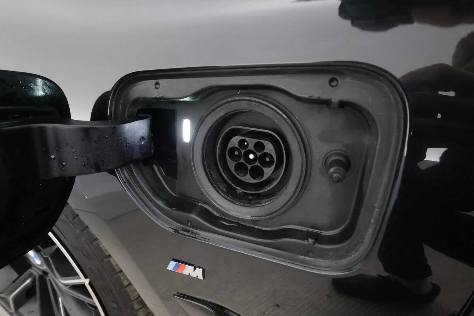 BMW 530 2017 G30 Sedan 530e A Charged Edition M Sport * ACC / Adapt.LED / H&K / 360° / Comfort penkit / Navi / Keyless * - Kahdet renkaat / * HUIPPU KAMOILLA * - Osta nyt, maksa vasta ensi vuonna