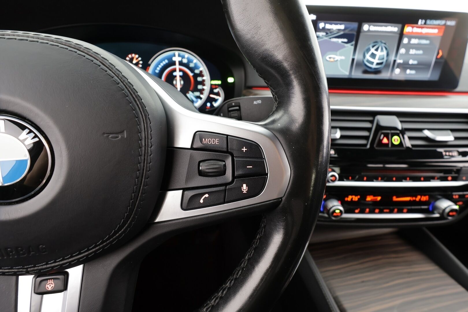 BMW 530 2017 G30 Sedan 530e A Charged Edition M Sport * ACC / Adapt.LED / H&K / 360° / Comfort penkit / Navi / Keyless * - Kahdet renkaat / * HUIPPU KAMOILLA * - Osta nyt, maksa vasta ensi vuonna