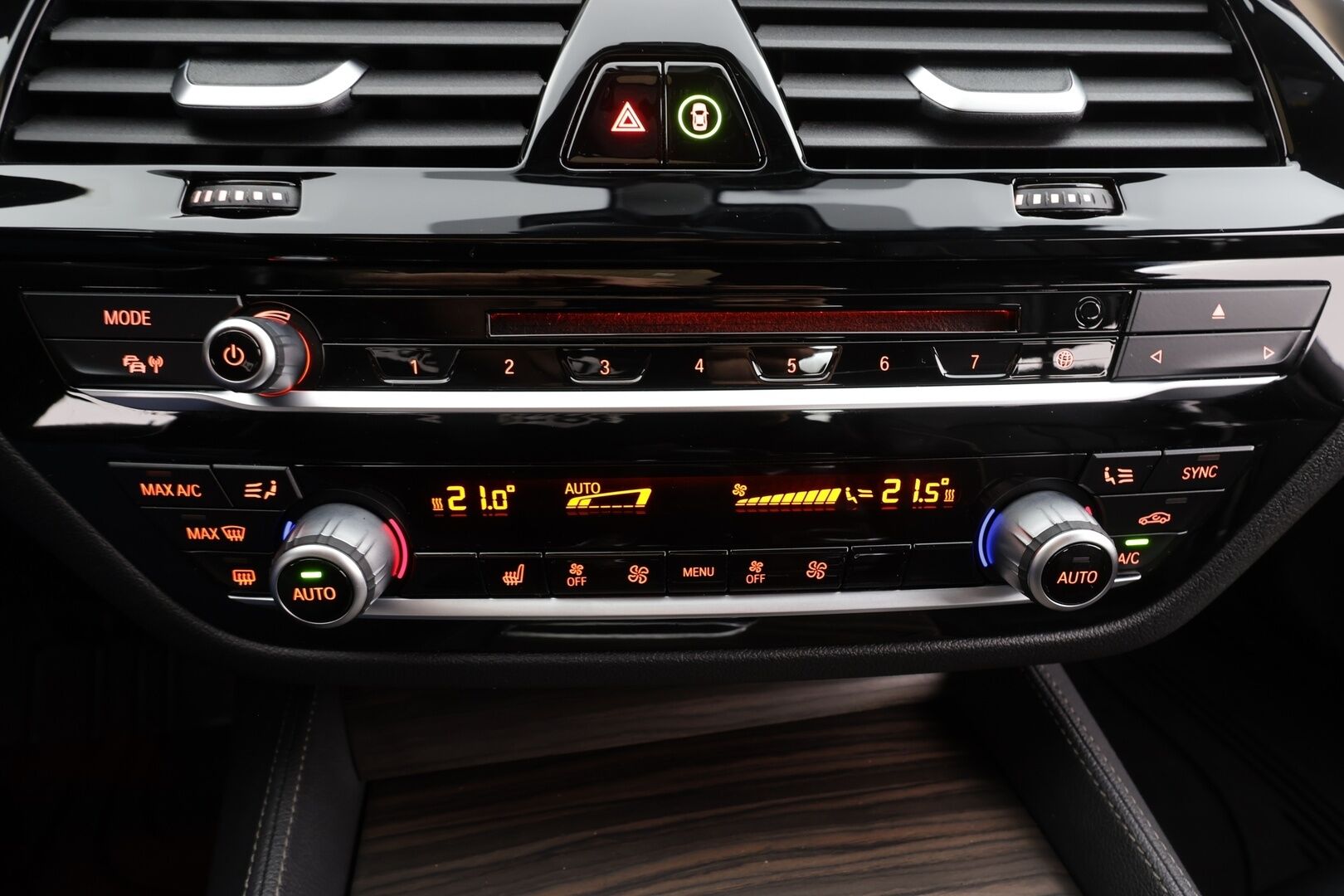 BMW 530 2017 G30 Sedan 530e A Charged Edition M Sport * ACC / Adapt.LED / H&K / 360° / Comfort penkit / Navi / Keyless * - Kahdet renkaat / * HUIPPU KAMOILLA * - Osta nyt, maksa vasta ensi vuonna